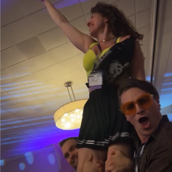 Meet your Posher, Meg - Picture 7 of 11